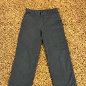 Eddie Bauer Women’s dusty blue ankle crop Straight-Leg chino Size 6 stretchy